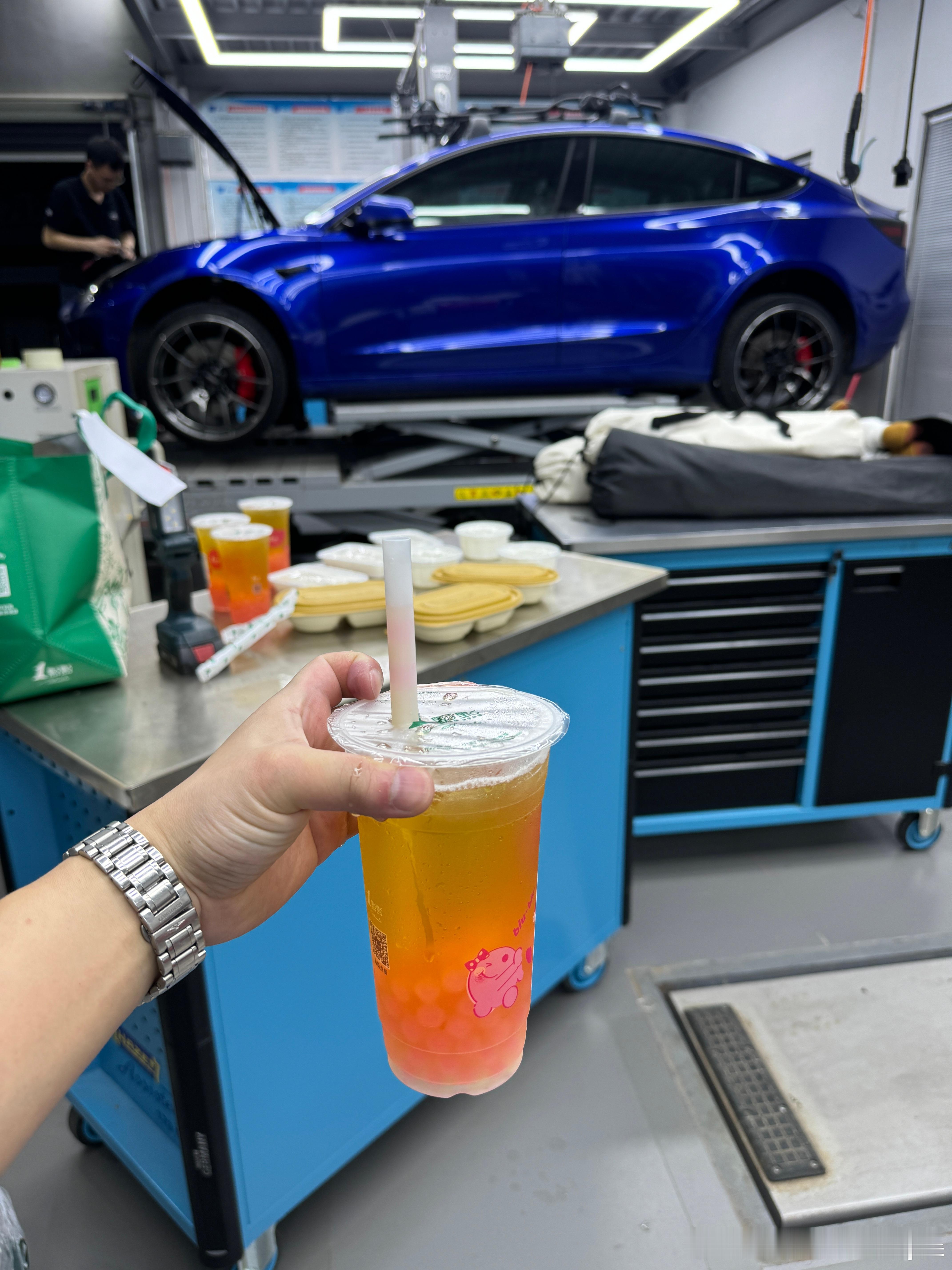 加班 干杯[微笑]  ​​​