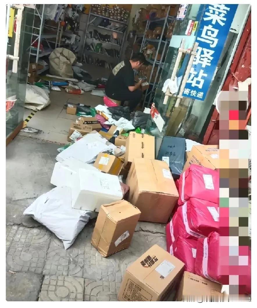 我花 10 万接手一个快递驿站，一天差不多有 1200 个快递 ，每个快递是四毛