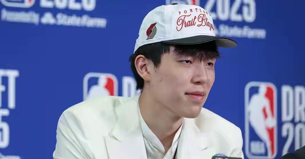 对阵荷兰的热身赛，主教练郭士强表示，肯定会给杨瀚森上场的机会。
实话实说杨瀚森的