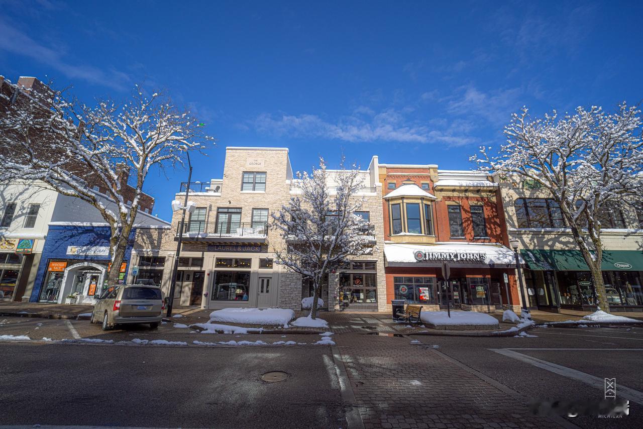 密歇根州荷兰市（Holland, Michigan）拥有北美最大的市政街道融雪系