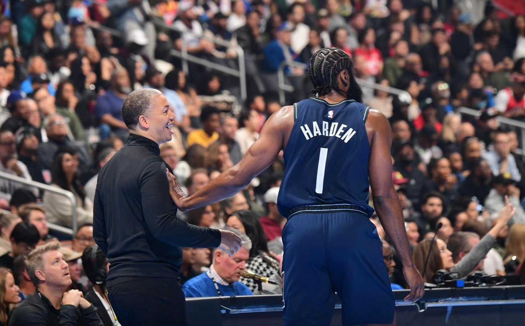 数据说话，泰伦卢并没有过度使用哈登！​哈登1月份数据​一共14场比赛全勤​平均上