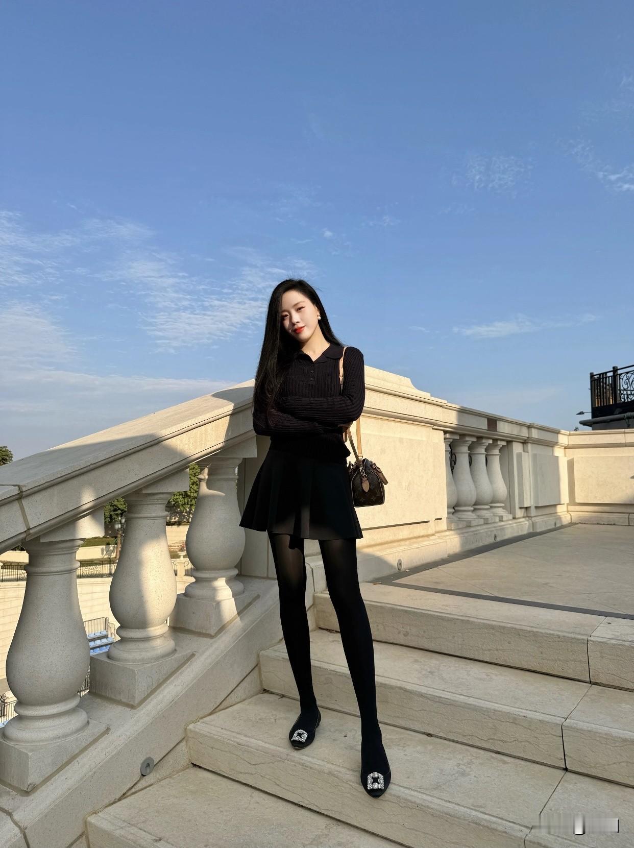 不过，也有少数空有气质的女人，可能在小事上斤斤计较，缺乏大度。所以，气质和气度有