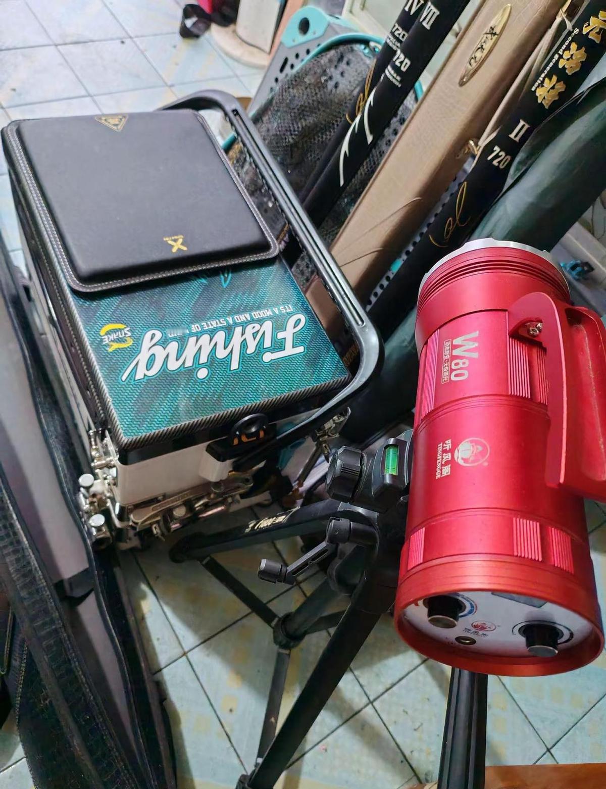 钓竿不是棍子，是手里的延伸。
三米六能甩小河，十二米敢撩大湖。
汉鼎那群7.2米