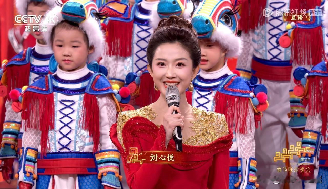 不是我说，
​央视春晚，
​到底是那个天才想出来的，让任鲁豫和刘心悦搭档，
简直