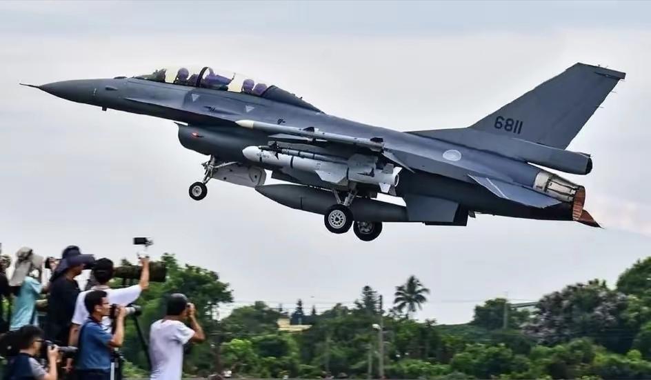 被坑惨了！2000亿已经给了美国，66架F-16V却一架也没得到！

按照台空军