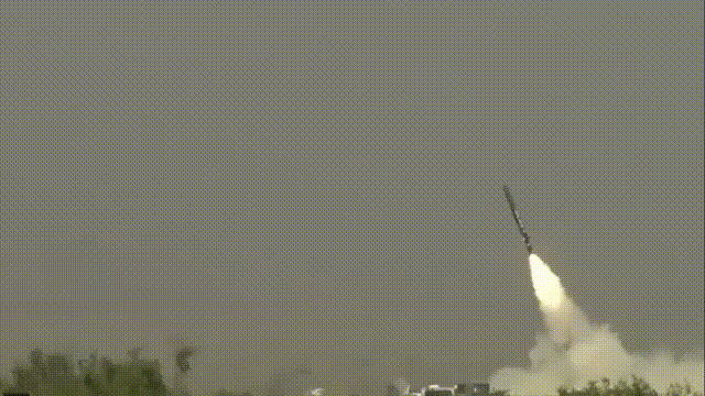射程超过800公里，能覆盖印度更多纵深目标。10月6日巴基斯坦炮兵试射“法塔赫-