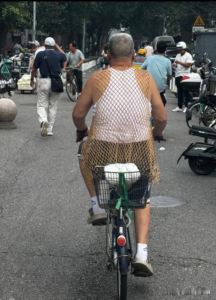 大爷的时装秀
走在时尚的前沿