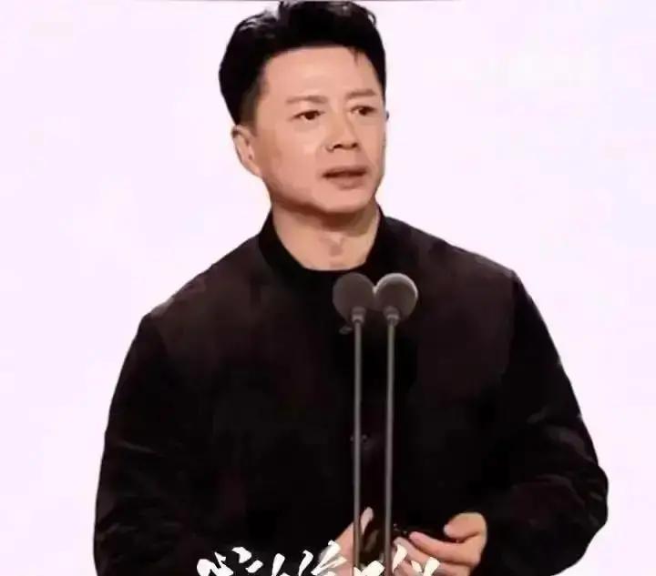 王宝强段奕宏新公司一落地就宣布五年不分红，所有钱砸给新人拍片。
我第一反应是这俩