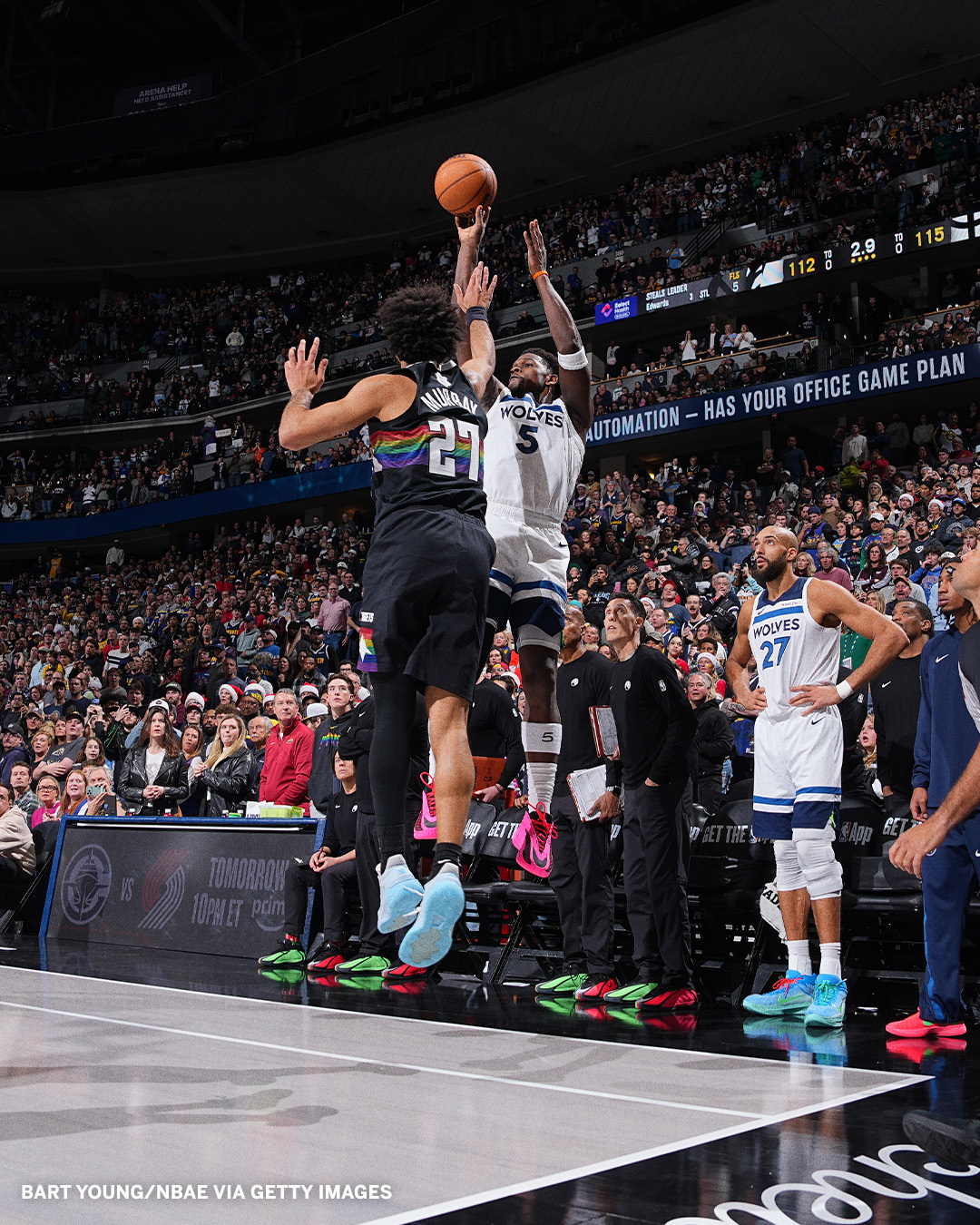 NBA 酣畅淋漓！跌宕起伏！感谢爱德华兹！但更感谢约老师！祝大家圣诞快乐🎄！ 