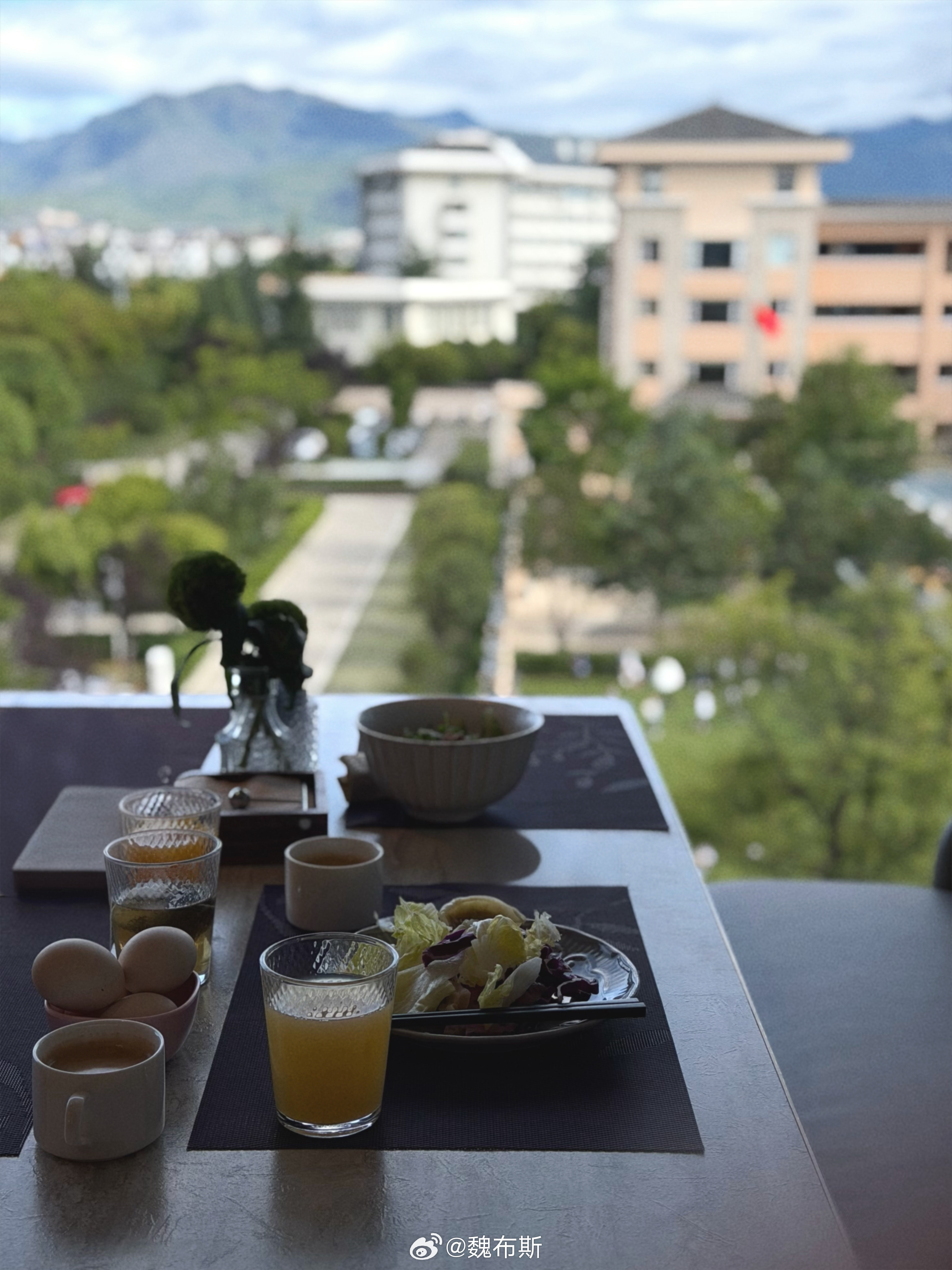 早安～丽江今天天气太猛了…甚至有点儿热……