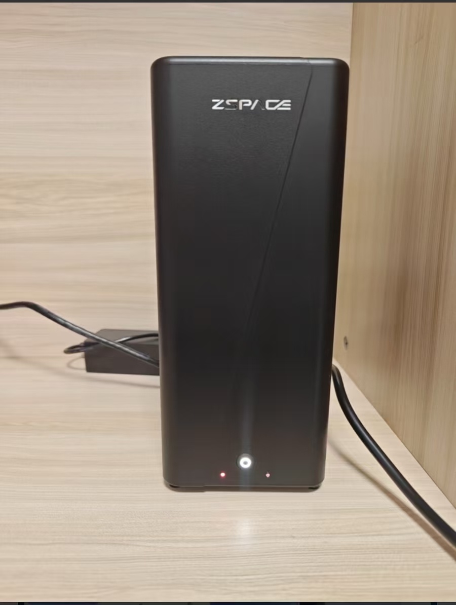 618上周下的单，第二天到货，刚到手就立马开箱把极空间私有云Z2Ultra装好了