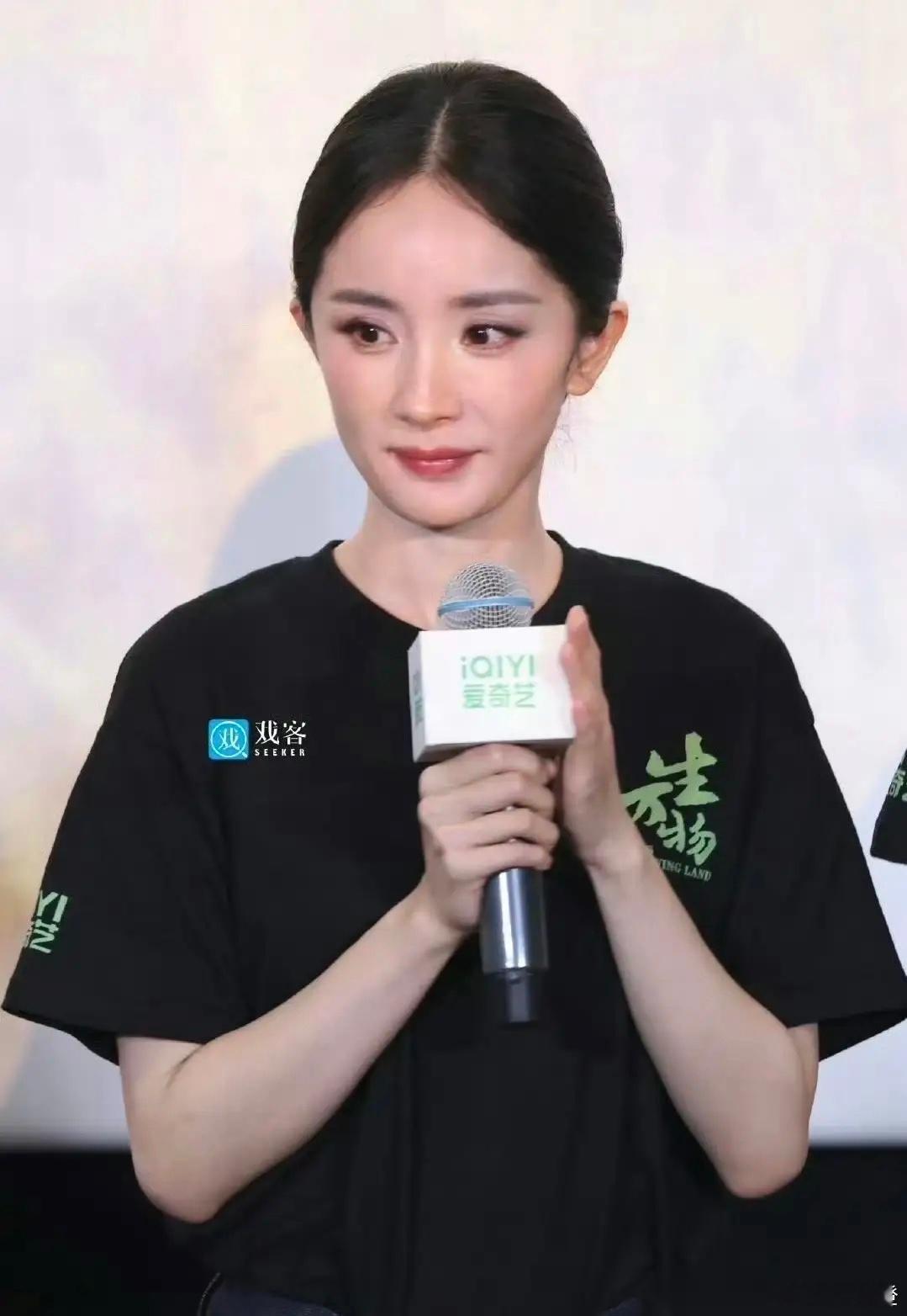 今年娱乐圈里，杨幂和肖战绝对称得上“逆风翻盘”的典范！杨幂一路走来，哪怕面对作品