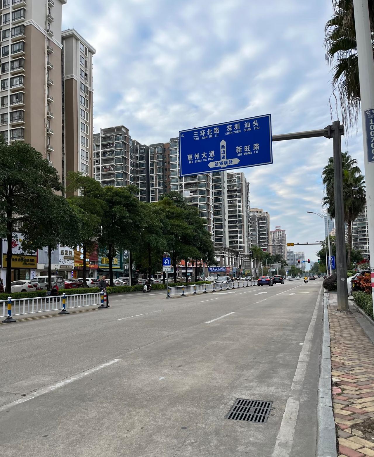 去了宁波两趟，途经宁波好几回。真是深有体会。经济发达，商业繁荣。问题是就见不到人