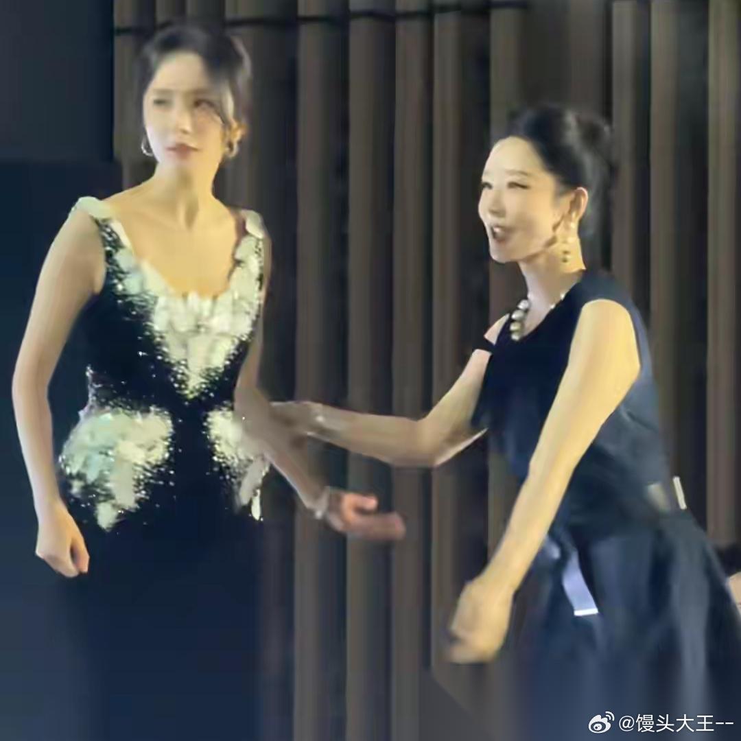 白玉兰现场处处都能看见娱乐圈人情世故， 本以为杨紫和孙俪已经算大咖了， 结果遇到