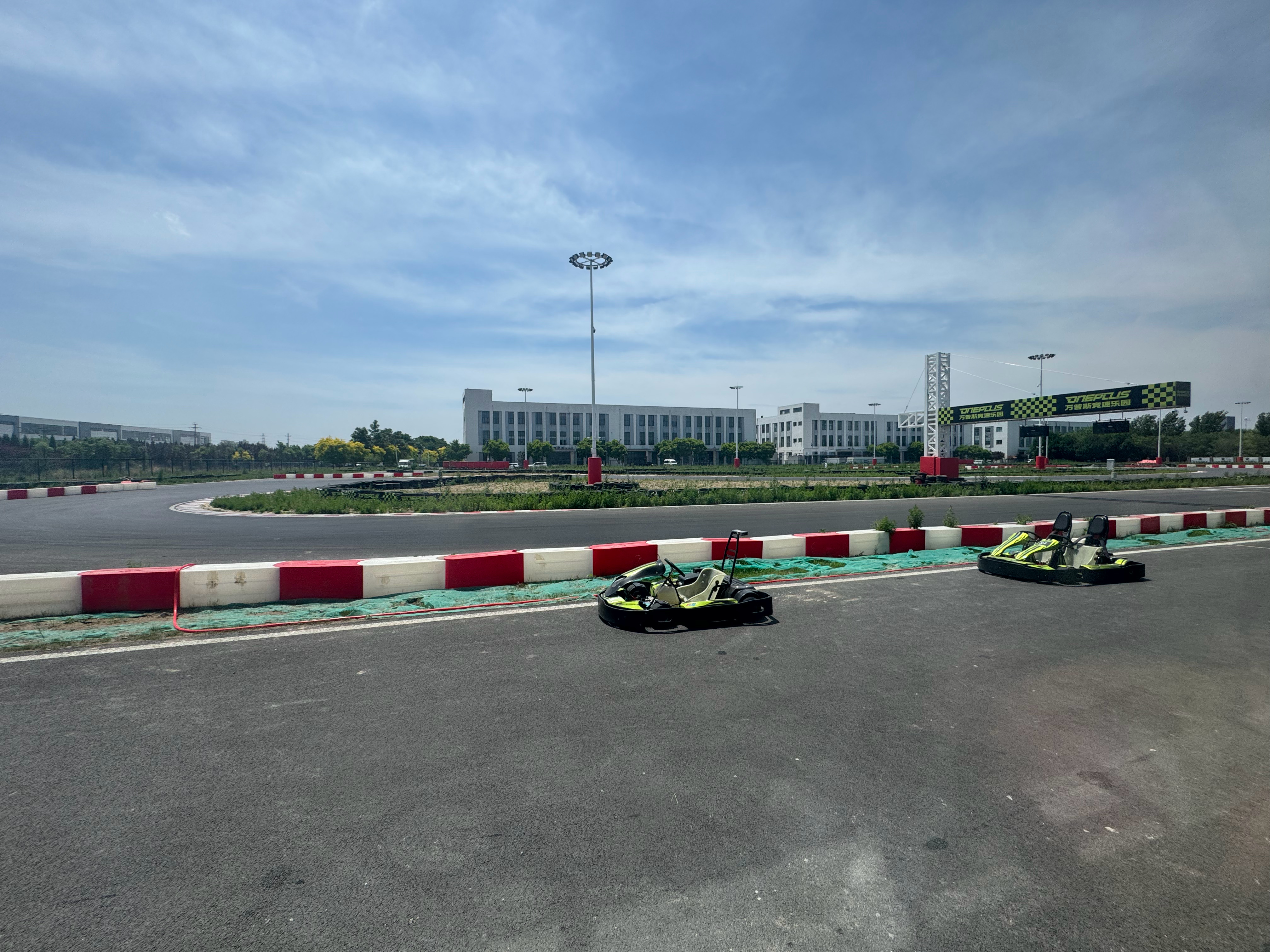 我今天必须跑爽卡丁车 淄博·万普斯竞速乐园