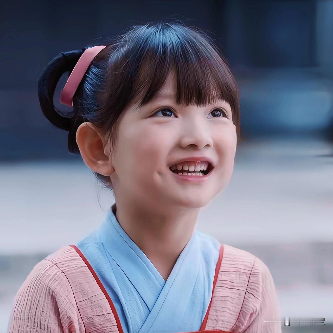 看着这么乖巧可爱的女儿和温婉美丽的发妻，才明白王启年的那句“他们比我的命重要啊。