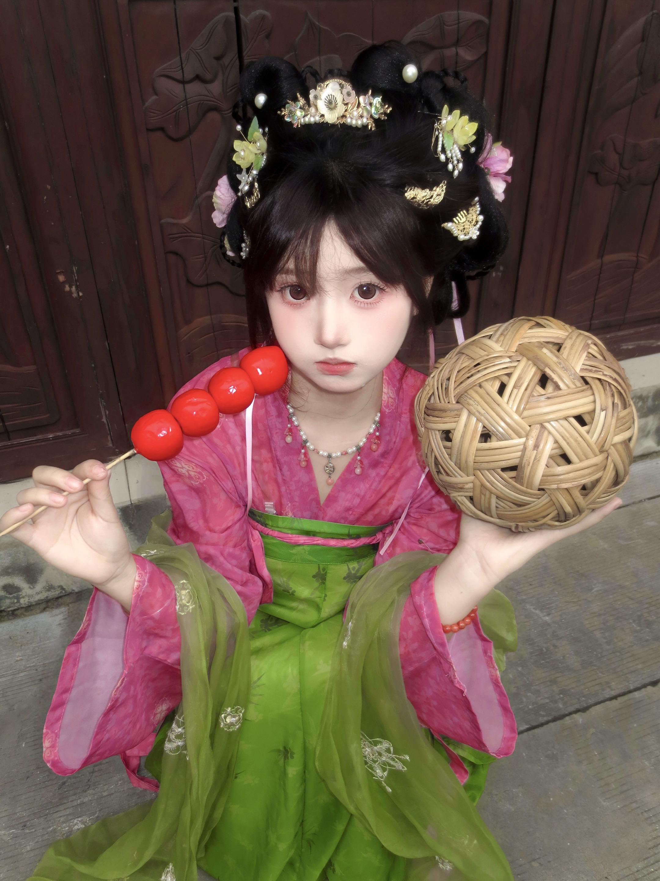 “袅娜少女羞 岁月无忧愁”