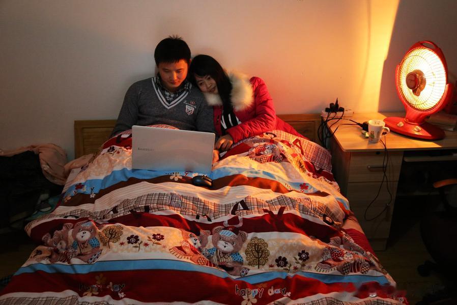 最近发现一个扎心现象：身边不少情侣同居两三年后反而走不进婚姻。曾经满眼星光搬进出