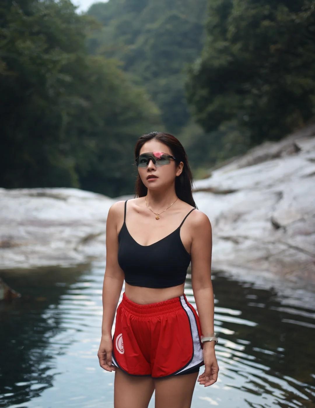 抓住夏末，去融水培秀与溪水相拥💦
抓住夏天的尾巴，奔赴深山溪水。
在融水培秀，