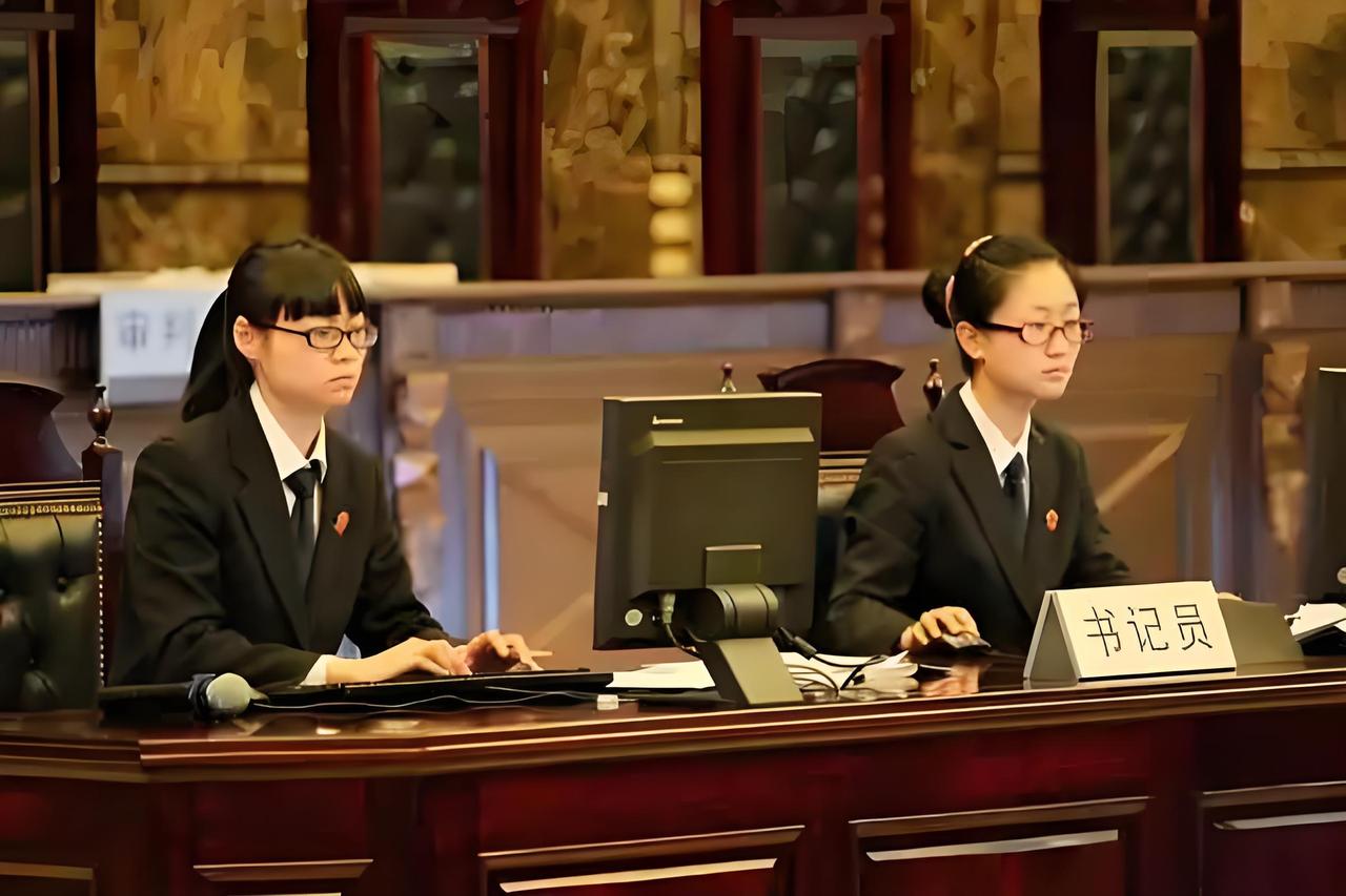 8月5日，最高法、中央组织部、中央政法委、中央编办、财政部、人社部印发意见：人民