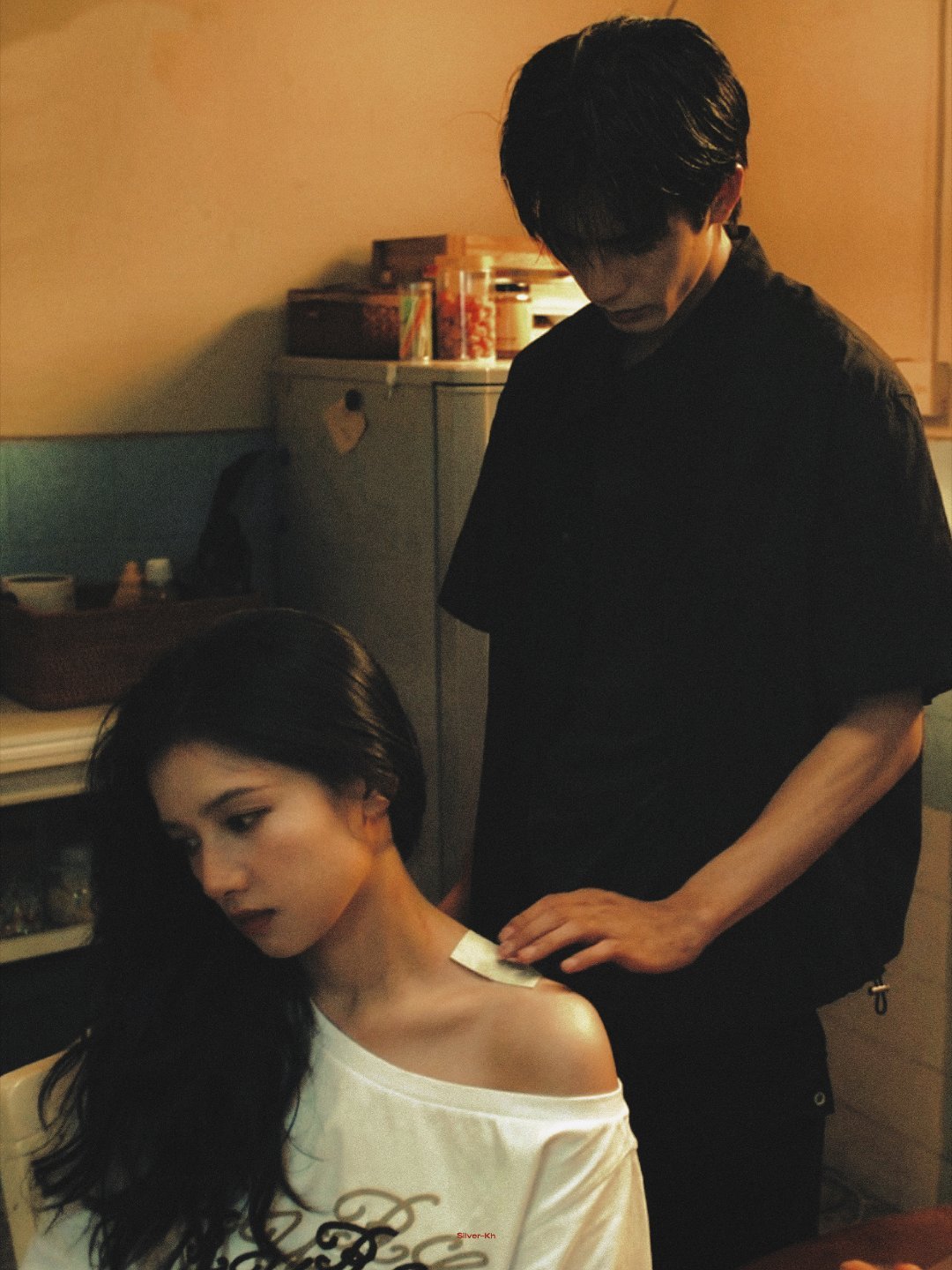 苗靖倒水迎来了最权威的回应比苗靖先来的是张婧仪张婧仪张凌赫兰蔻升Title 网友