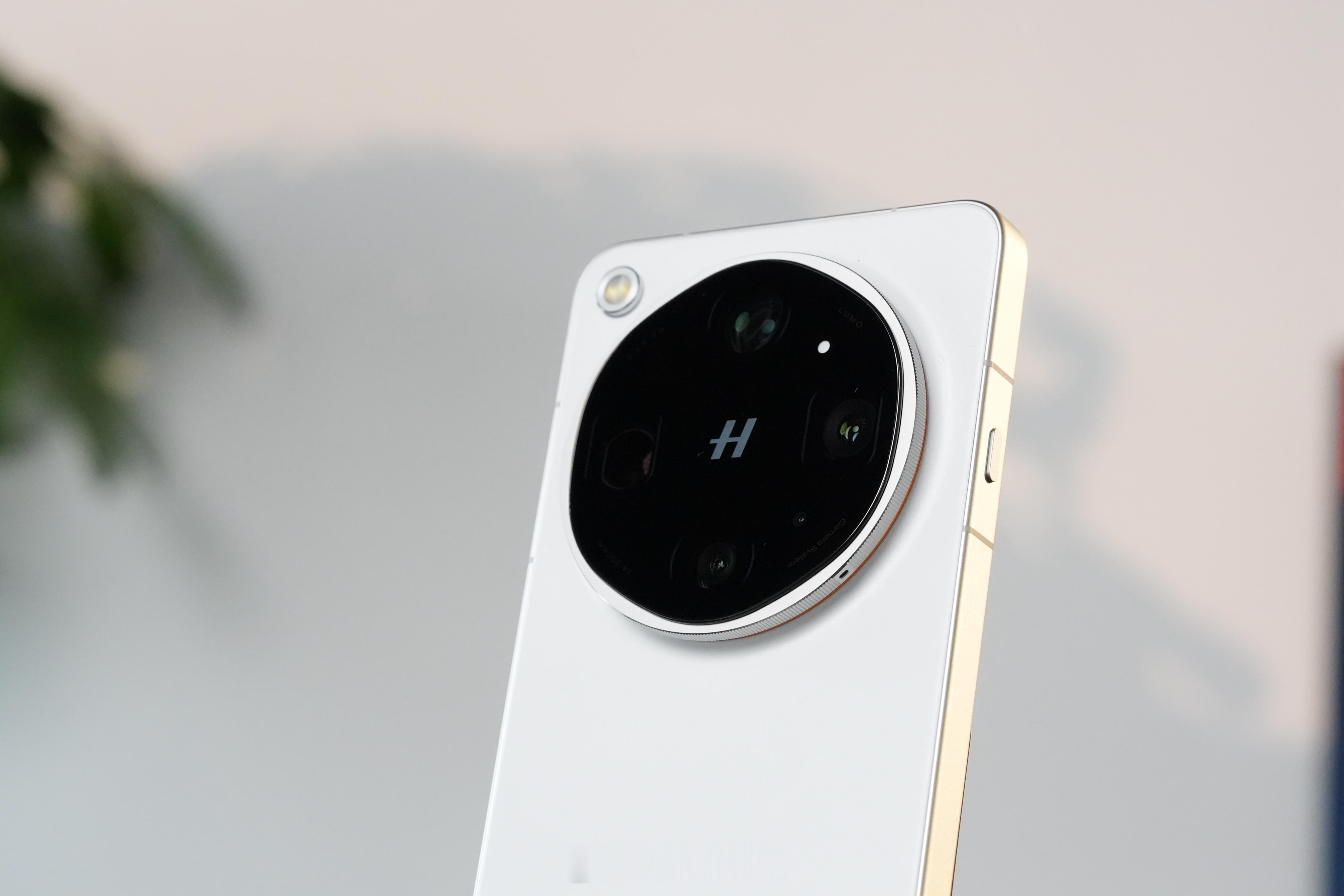 OPPO Find X9 Ultra，外观解禁了，我发一下白色的图赏  Deco