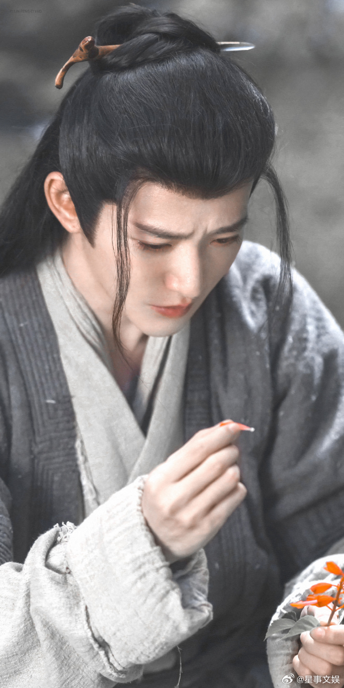 #涂山红红快来罩涂山璟# 涂山璟总是替人着想，却无人护他，红红快来！他的爱沉默温