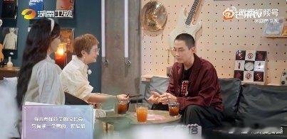李承铉[超话]李承铉也害怕开家长会湖南卫视背后李承铉坦言怕开家长会，每次去前都要