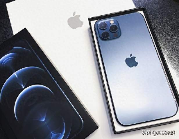 iPhone 16用了两年，最舒服的不是性能，而是没负担