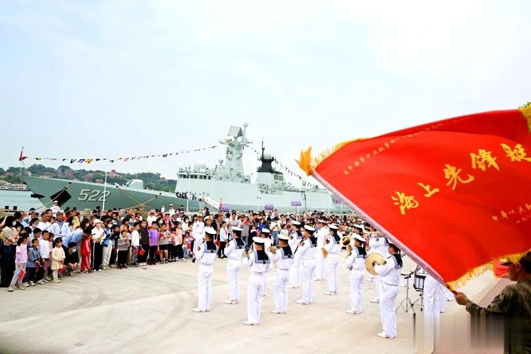 某护卫舰支队522资阳舰，海上先锋艇 ​​​
