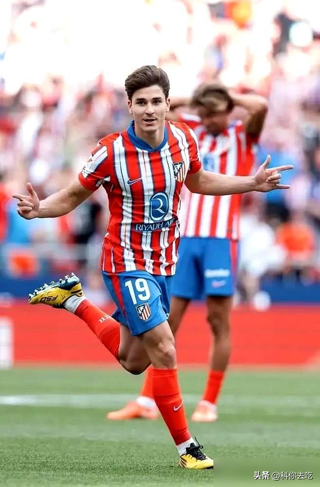 欧冠淘汰赛，热刺门将金斯基只踢了17分钟，教练就把他干沉默了。谁能想到，这哥们一