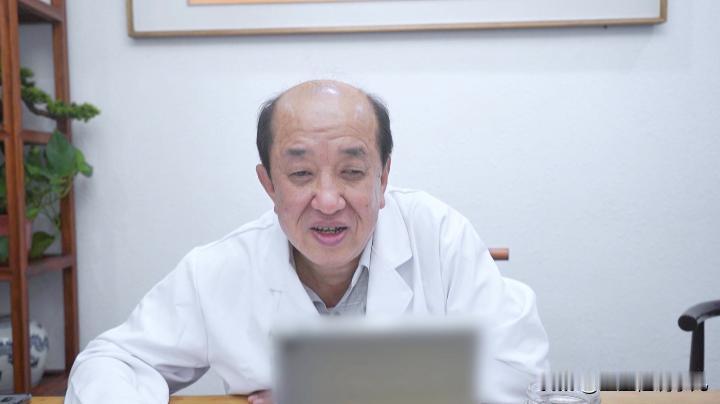 太子参3种搭配，平肝健脾、养阴安神，孩子内热没了，抽动就好了。

给孩子调抽动，