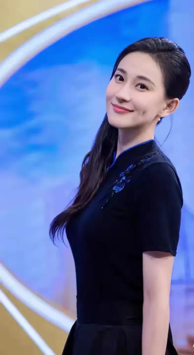 孙杨，人生赢家非他莫属！泳池中摘金夺银，荣耀加身；情场上更抱得美人归，与运动员界