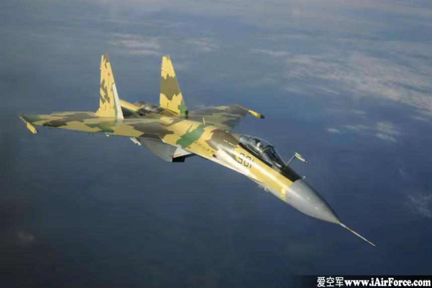 Su-35（侧卫-E ）首飞37年。1988年6月28日 Su-35原型机T-1