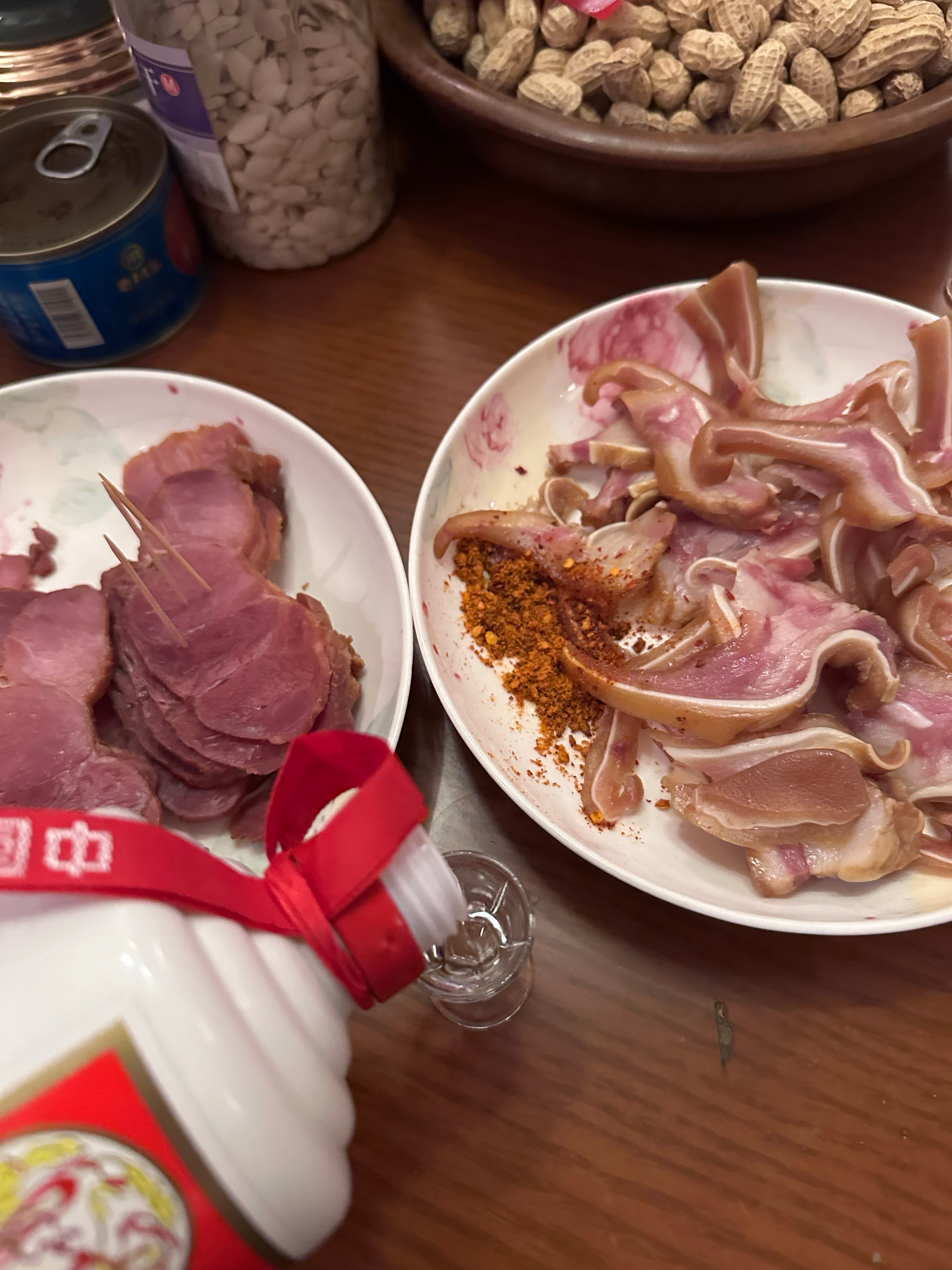 敬大家一杯酒🙏[作揖][作揖]，我干了，大家随意#龙年大吉# ​​​