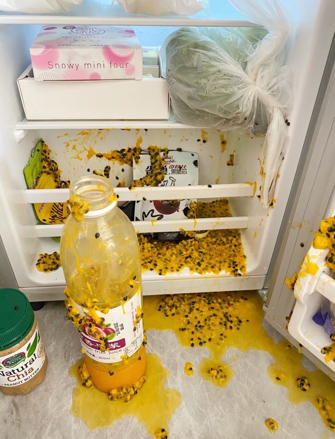 百香果真别久放！就算冷藏也会发酵胀气，我上次从冰箱拿出来一开就狂冒泡，结果直接炸