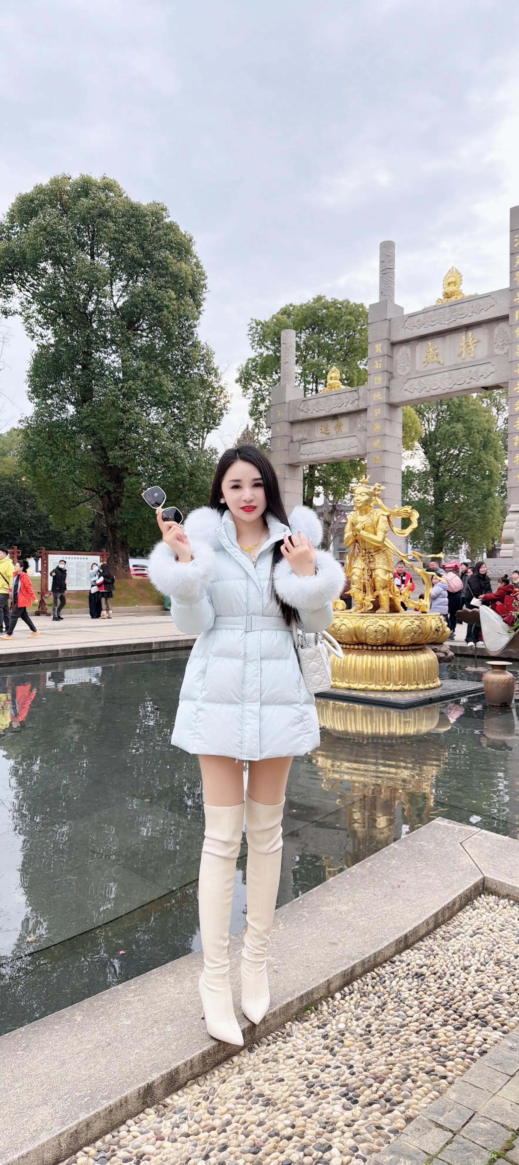 拍照的意义就是等我们老了，打开之后原来我也年轻过😁