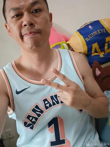 今早的主菜来了～依旧相信，G6见！看球nba总决赛