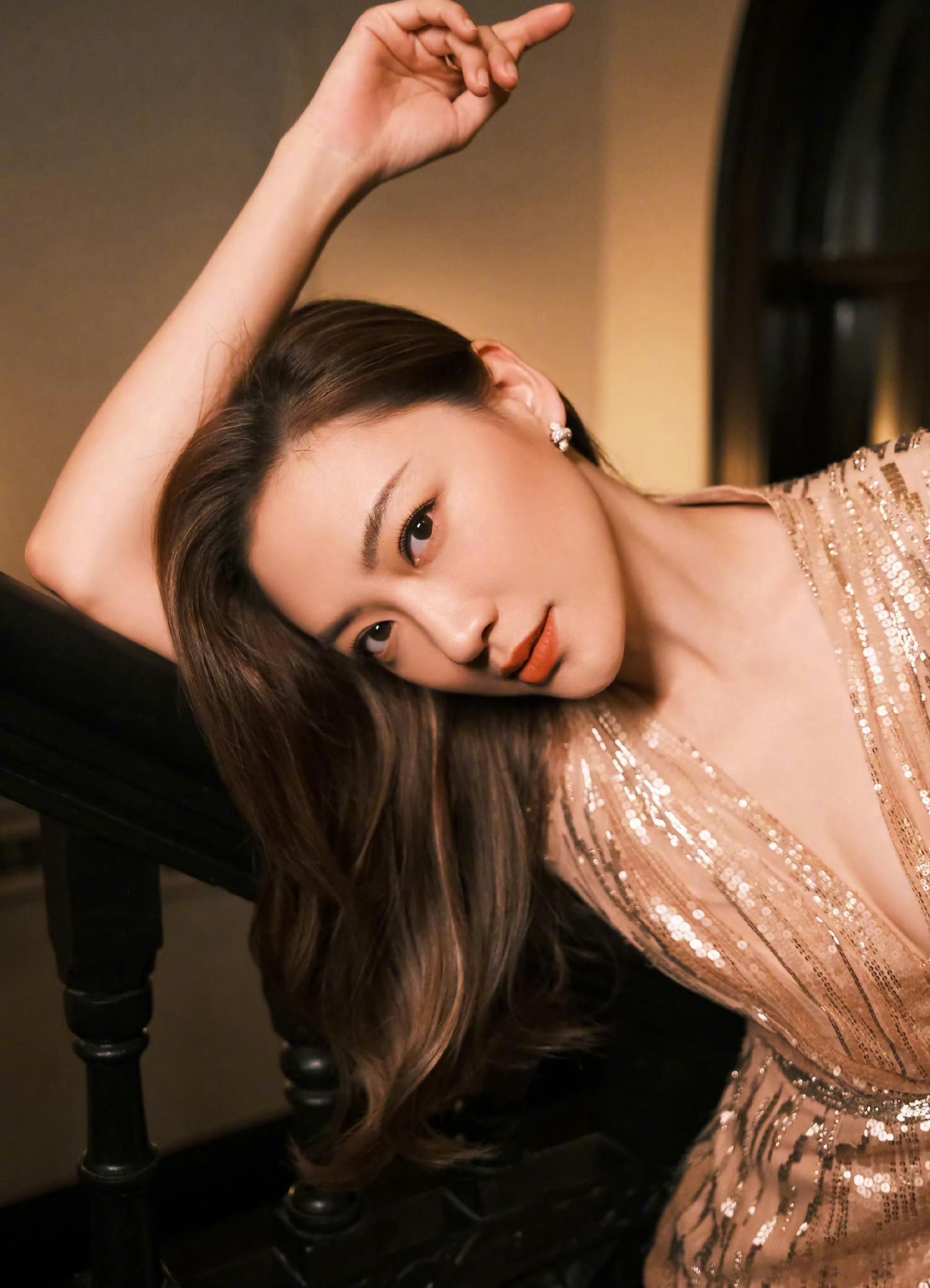 当家妈妈返场爸爸当家爸爸当家 应采儿这“当家妈妈”杀回《爸爸当家》观察团咯！她一