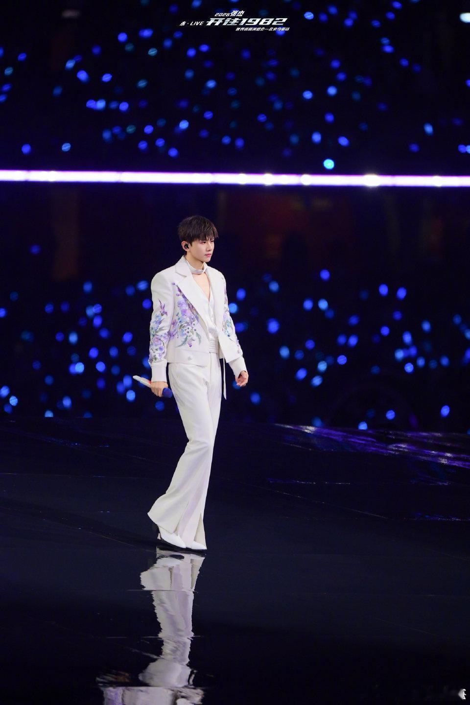 张杰 张杰鸟巢演唱会封神时刻！《万物不如你》一开口，梦回长相思，鸡皮疙瘩都起来了