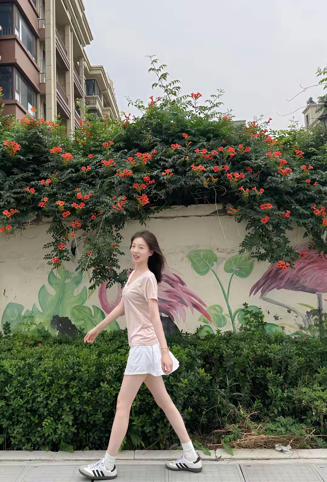 还是出来走走，不然自己都不知道干什么好，有一起的吗？[比心]