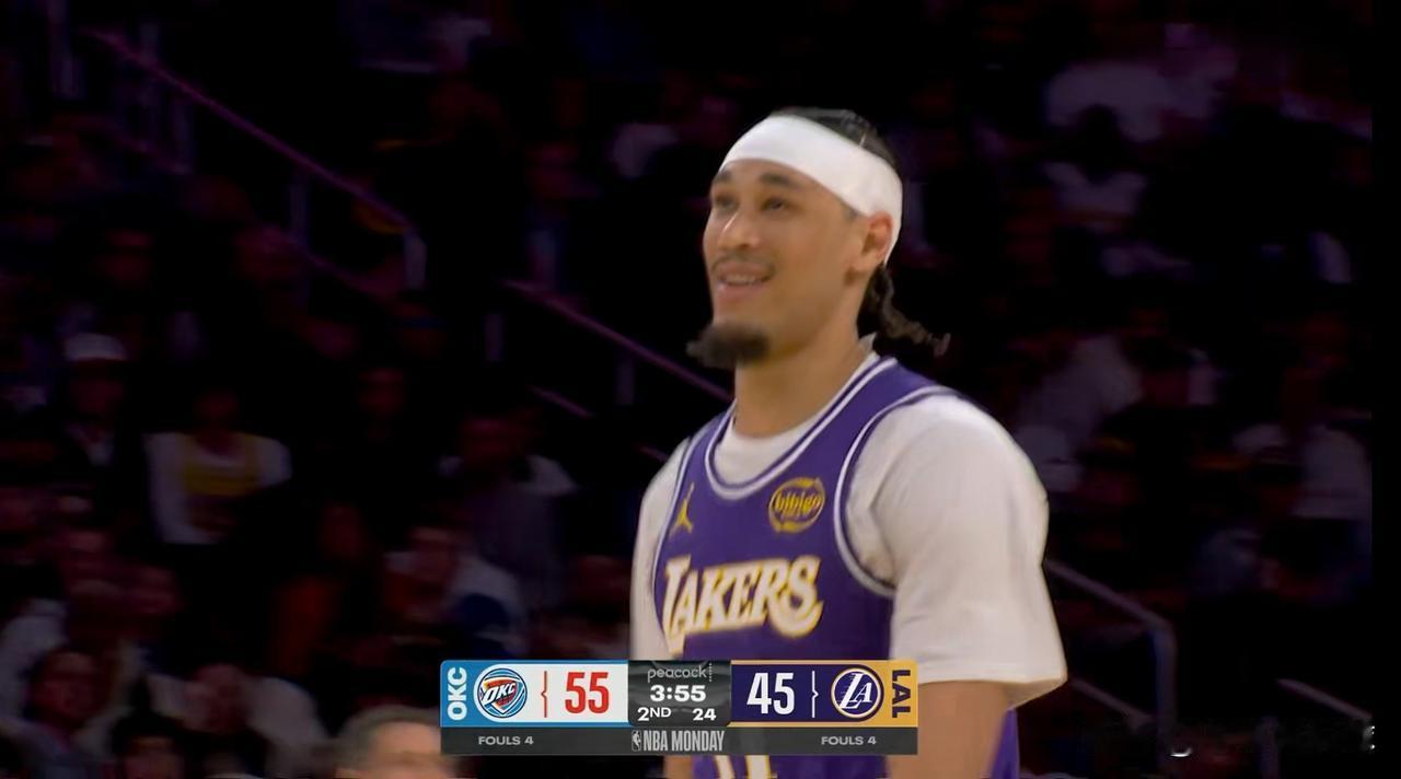 我禁不住要怒赞湖人中锋海斯！在今天进行的湖人和雷霆的比赛中，目前两队的上半场比赛