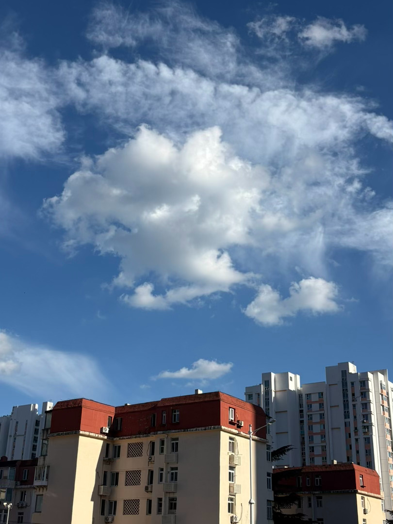 今日份的蓝天白云  ​​​
