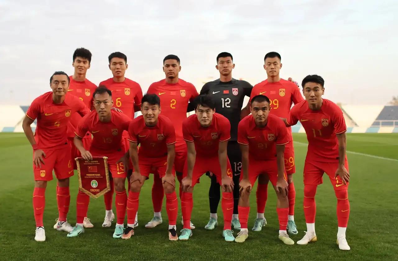 中国男足1:2不敌中国香港队，这两点疑问或许只有时间可以给出答案

1、集训有提