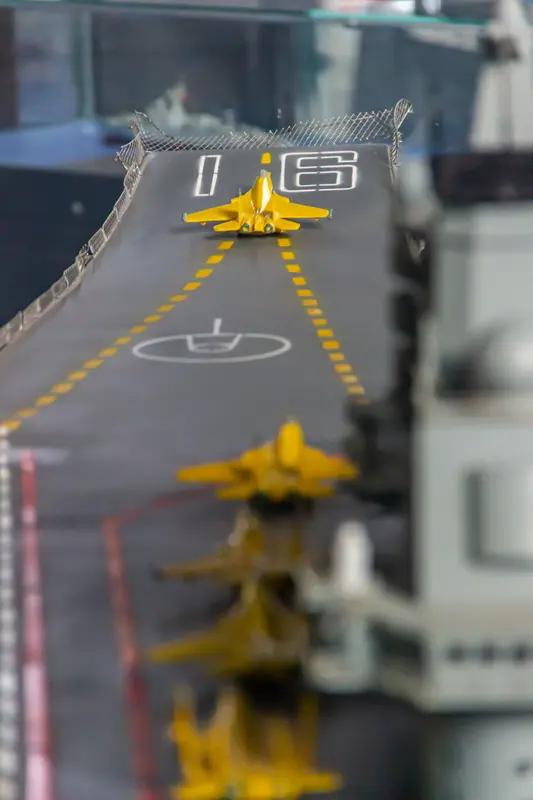  中国海军实力硬核 美国急眼日韩发呆：中国海军辽宁舰训练遭日本滋扰，硬气回应；有