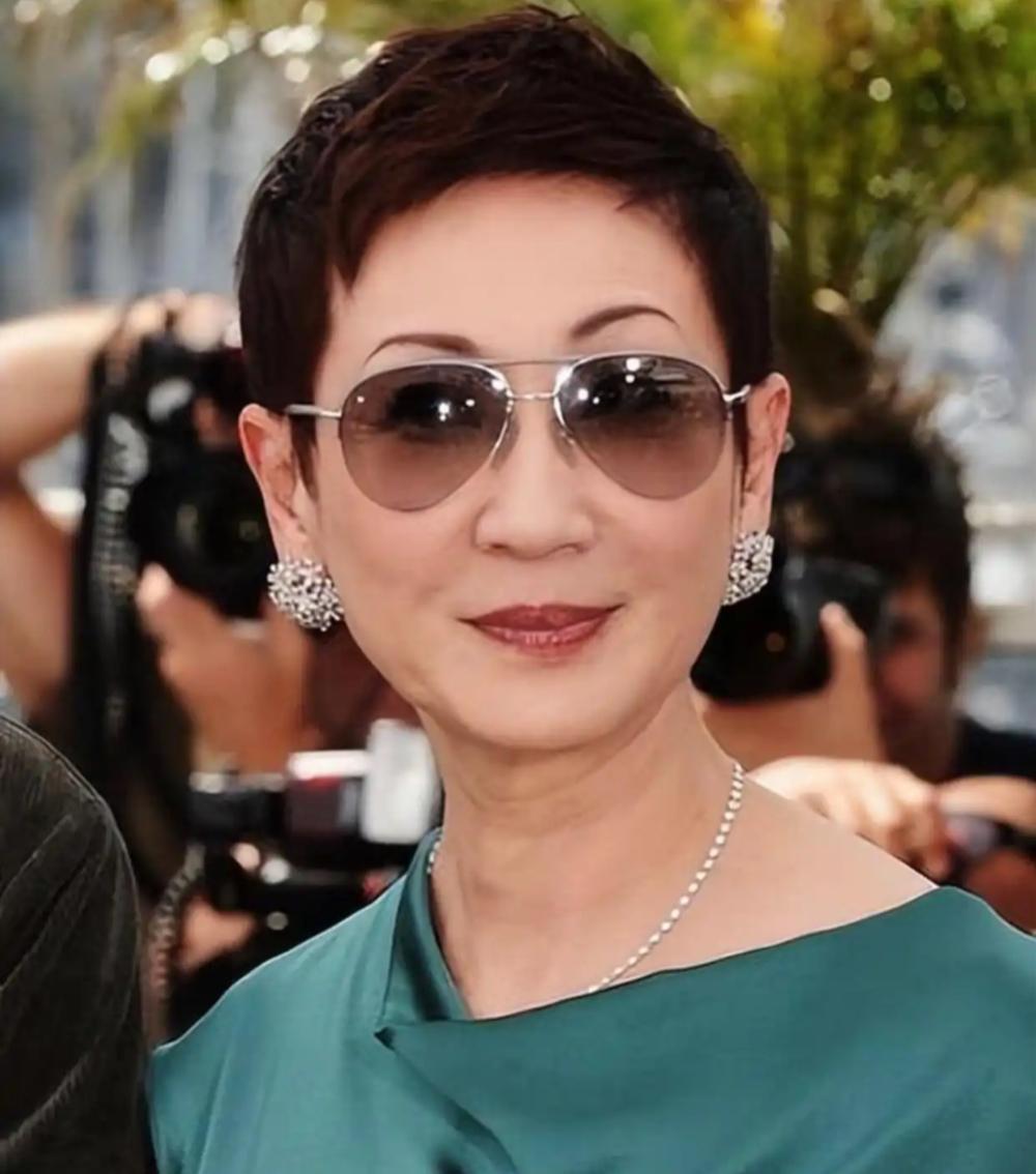 施南生离世，警醒所有女性守住三条感情底线。

01恋爱三年对方迟迟不愿领证，及时