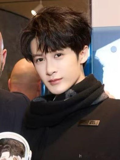 到底是35岁还是15岁？ 