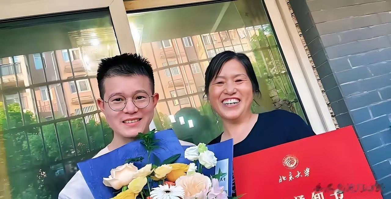 放弃北大再考北大！
​​重庆考生陆远迪去年高考被北大医学部录取，因并非心仪专业，