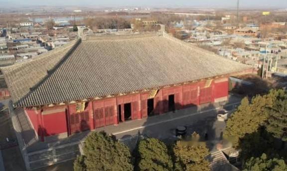 关于古代佛寺大殿，最大的两个对比。奉国寺大雄殿（辽·1020年）：面阔：48.2