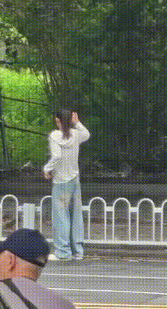 她这是怎么了？有点心痛啊😦